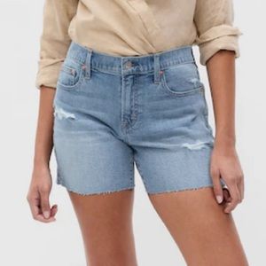 Gap 5” mid rise denim girlfriend shorts